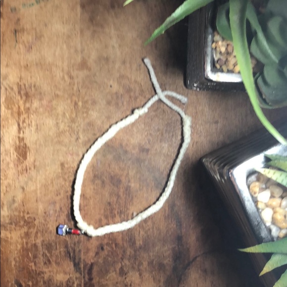 WHITE CHOKER WITH CHARM - Picture 4 of 4